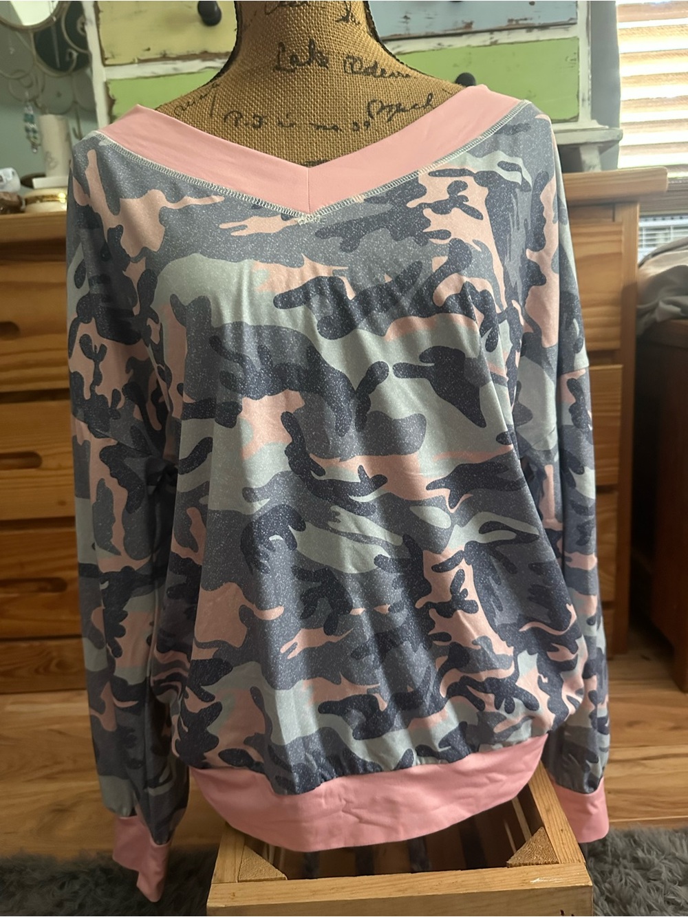Women's Pink & Gray Camo V-Neck Tunic Top